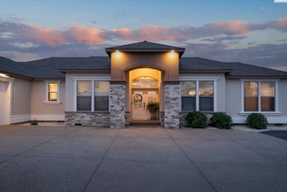 84205 E Sagebrush Rd, Kennewick, WA 99338