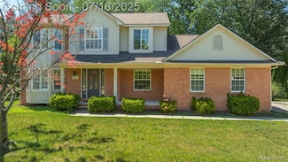 1844 Heron View Dr, West Bloomfield, MI 48324