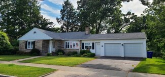 88 Eddywood St, Springfield, MA 01118