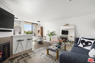7320 Hawthorn Ave Unit 217, Los Angeles, CA 90046