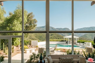 26094 Mulholland Hwy, Calabasas, CA 91302