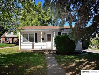 2352 N 71st St, Omaha, NE 68104