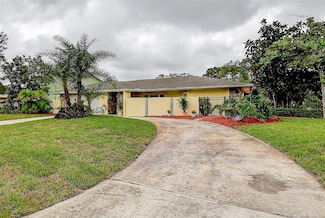 1117 S Florida Ave, Tarpon Springs, FL 34689