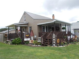 1514 Spring St, Coshocton, OH 43812