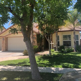 521 S Kenneth Ave, Kerman, CA 93630