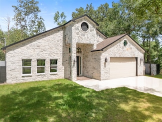 179 Knollwood Dr, Livingston, TX 77351