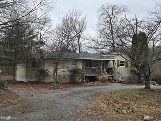 831 Beechwood Ln, Bluemont, VA 20135