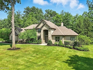 3880 Waterford Ct, Beachwood, OH 44122