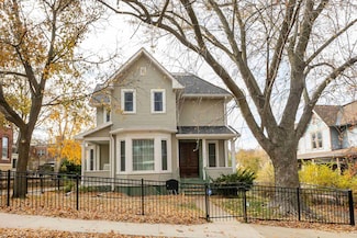 395 Burch St, Dubuque, IA 52001