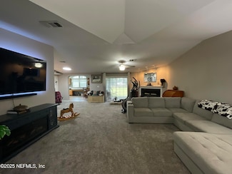 860 Warner Rd, Green Cove Springs, FL 32043