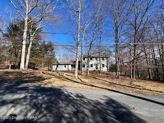 3127 Gabrielle Ln, East Stroudsburg, PA 18301