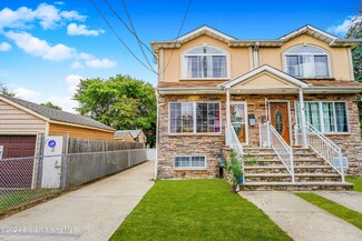 10 Martineau St, Staten Island, NY 10303
