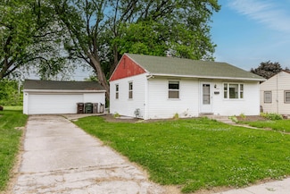 4405 S Pennsylvania Ave, Saint Francis, WI 53235