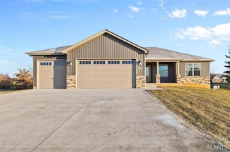 829 Barclay Dr, Farmington, MO 63640