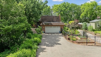 167 Spring Valley Dr, Bloomington, MN 55420
