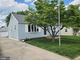 37 Louise Rd, New Castle, DE 19720