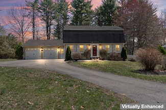 8 High Knoll Dr, South Berwick, ME 03908