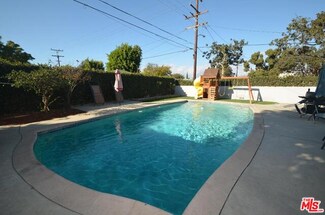 9001 S 7th Ave, Inglewood, CA 90305