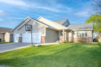 147 Waynesborough Way, Mankato, MN 56001