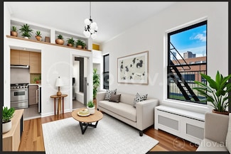 310 W 18th St Unit 2B, New York, NY 10011