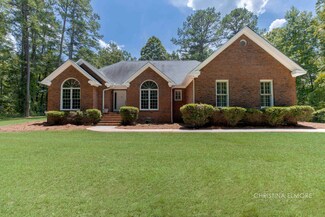 47 Meadow Ln, Hawkinsville, GA 31036