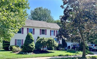 1740 Easthill Dr, Bethlehem, PA 18017