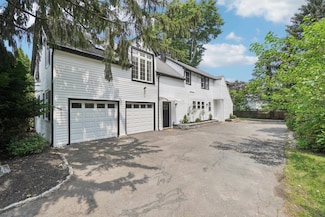 24 Tuers Place, Montclair, NJ 07043