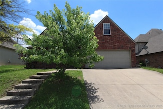 4610 E 142nd St S, Bixby, OK 74008