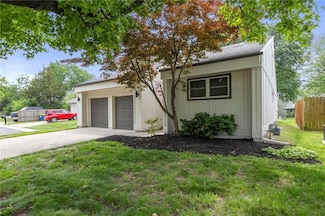 11917 W 66th St, Shawnee, KS 66216
