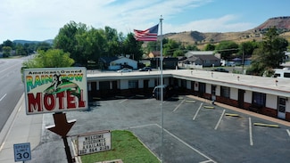 408 Park St, Thermopolis, WY 82443