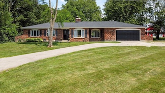 930 N Bickett Rd, Xenia, OH 45385