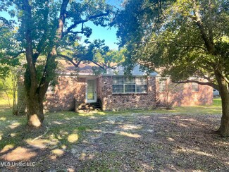 3000 Papania Ln, Gulfport, MS 39501
