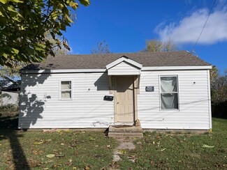 627 Frisco St, Mountain Grove, MO 65711