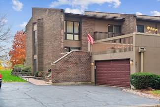 351 S Dominion Dr, Wood Dale, IL 60191