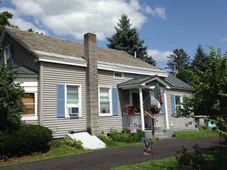 87 Grove St, Poultney, VT 05764