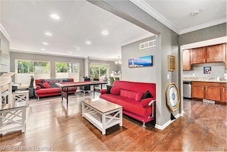 417 James Cir Unit 68, Royal Oak, MI 48067