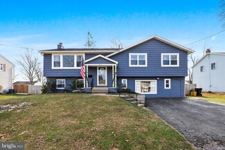 1042 W Somerdale Rd, Somerdale, NJ 08083