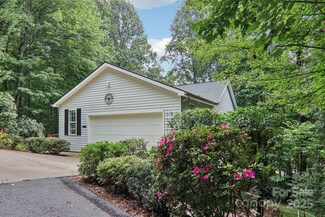 702 Cinnamon Way, Flat Rock, NC 28731