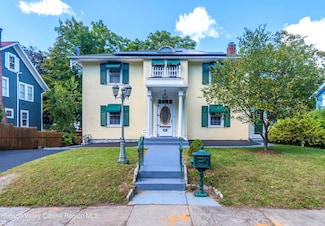 12 Woodside Place, Highland, NY 12528