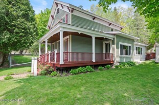 92 West St, Ballston Spa, NY 12020