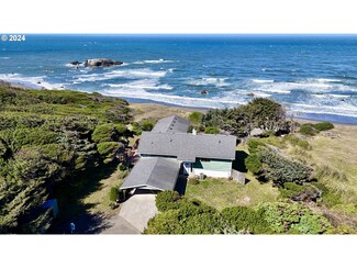 32782 Kilgore Rd, Gold Beach, OR 97444