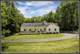 942 Stillwater Rd, Newton, NJ 07860