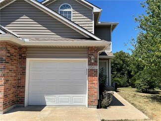 3561 NE Austin Dr, Lees Summit, MO 64064