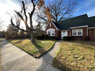 21431 Hollywood St, Southfield, MI 48075