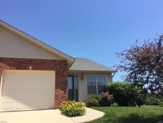 10905 Kentfield Dr, Lebanon, IL 62254
