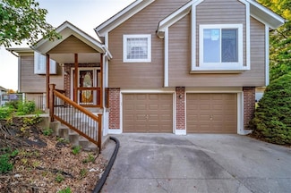 1116 N Mohican Ct, Independence, MO 64056