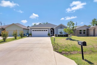153 Westview Dr, Gun Barrel City, TX 75156