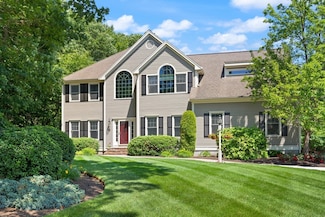15 Aspen Hollow Dr, North Easton, MA 02356