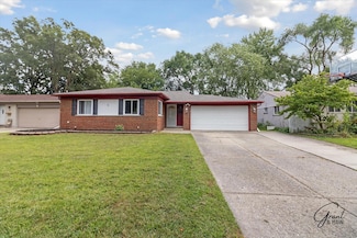 39846 Karola Dr, Sterling Heights, MI 48313