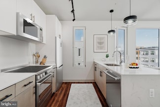 4240 Chestnut St Unit 301, Philadelphia, PA 19104